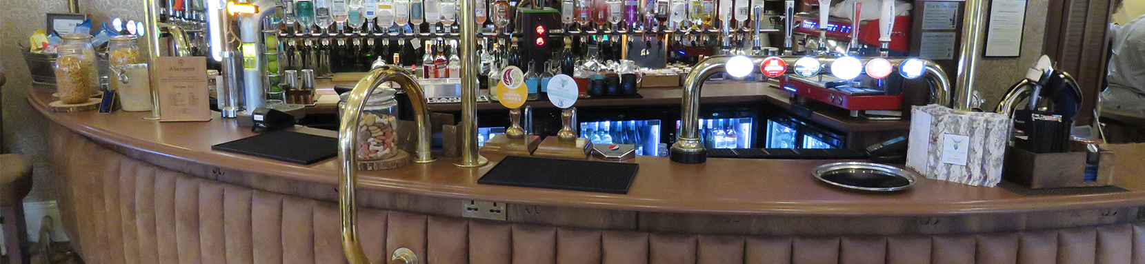 Elevate your Pub Design with the Perfect Bar